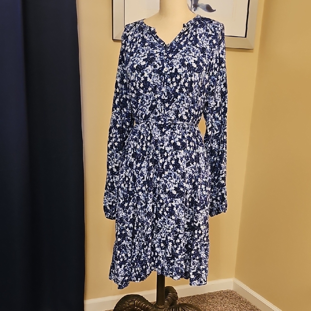 Time and Tru Navy Floral Long Sleeve Dress